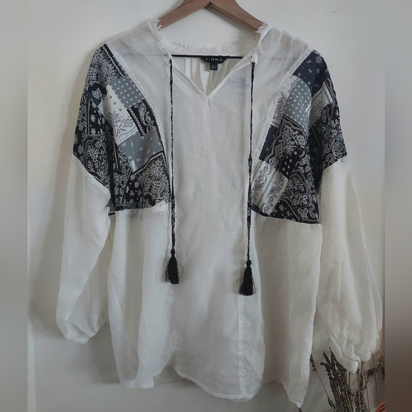 J.nna Tops - J.nna Bandana Loose Fit Longsleeve Top in White